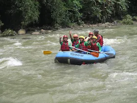 Rafting Nyantai di Sungai Ello Magelang