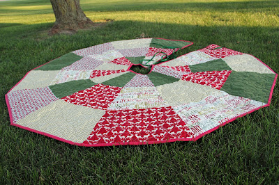 Christmas in July tree skirt, made using a free tutorial