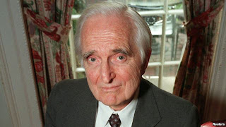 Doug Engelbart  pencipta mouse komputer 