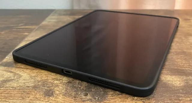 iPad側ケースのみを付けた状態