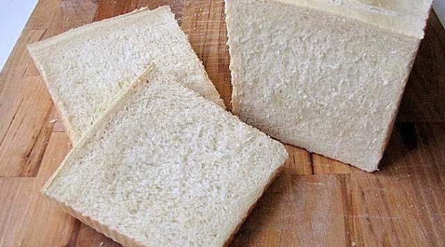 Roti tawar putih merupakan santapan yang lezat dan dipandang menyehatkan bagi sebagian ora 10 Bahaya Makan Roti Tawar Putih Bagi Kesehatan