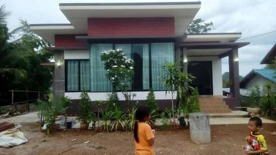 rumah atap miring ke belakang 1 lantai