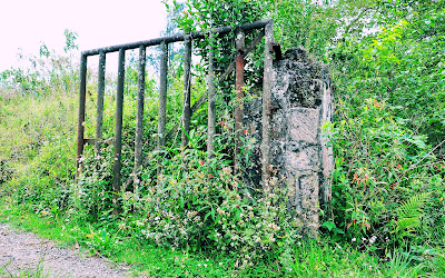 La puerta de Hierro (Entrada hacia los verdes prados)