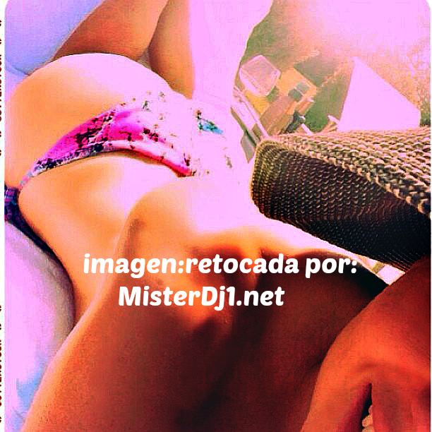 Thalía presume su cuerpo en Twitter tomando el sol y dejando al descubierto parte de su hermoso trasero