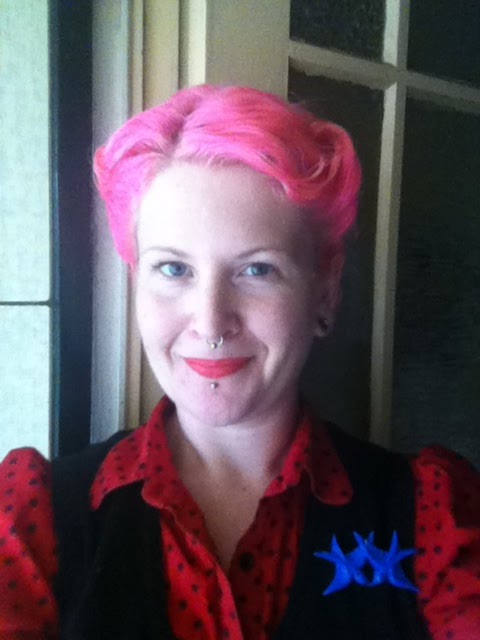 Victory Rolls for short-haired grrl.