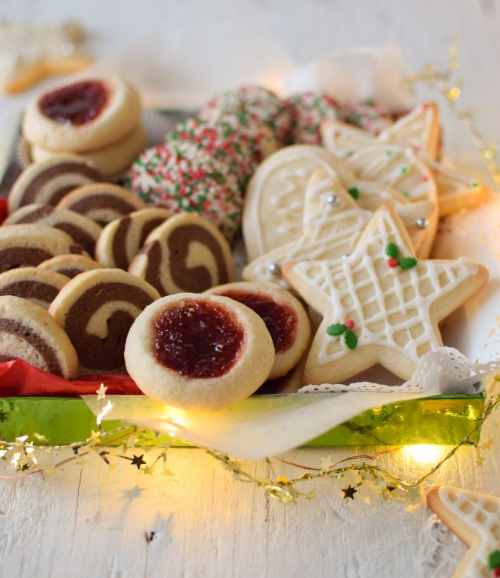 Caja de galletas de azúcar: decoradas, confetti, espiral, con mermelada