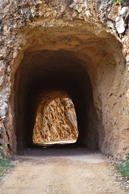 Camión enganchado túnel Beceite Beseit