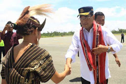 Pantau Pemanfaatan Tol Laut, Budi Karya Sumadi Kunjungi Tanimbar