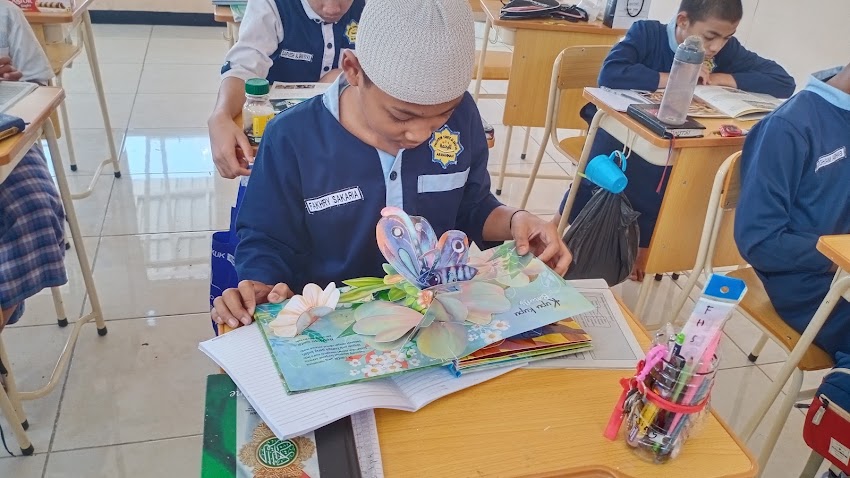 Gerakan Literasi Kelas 8 B MTS 