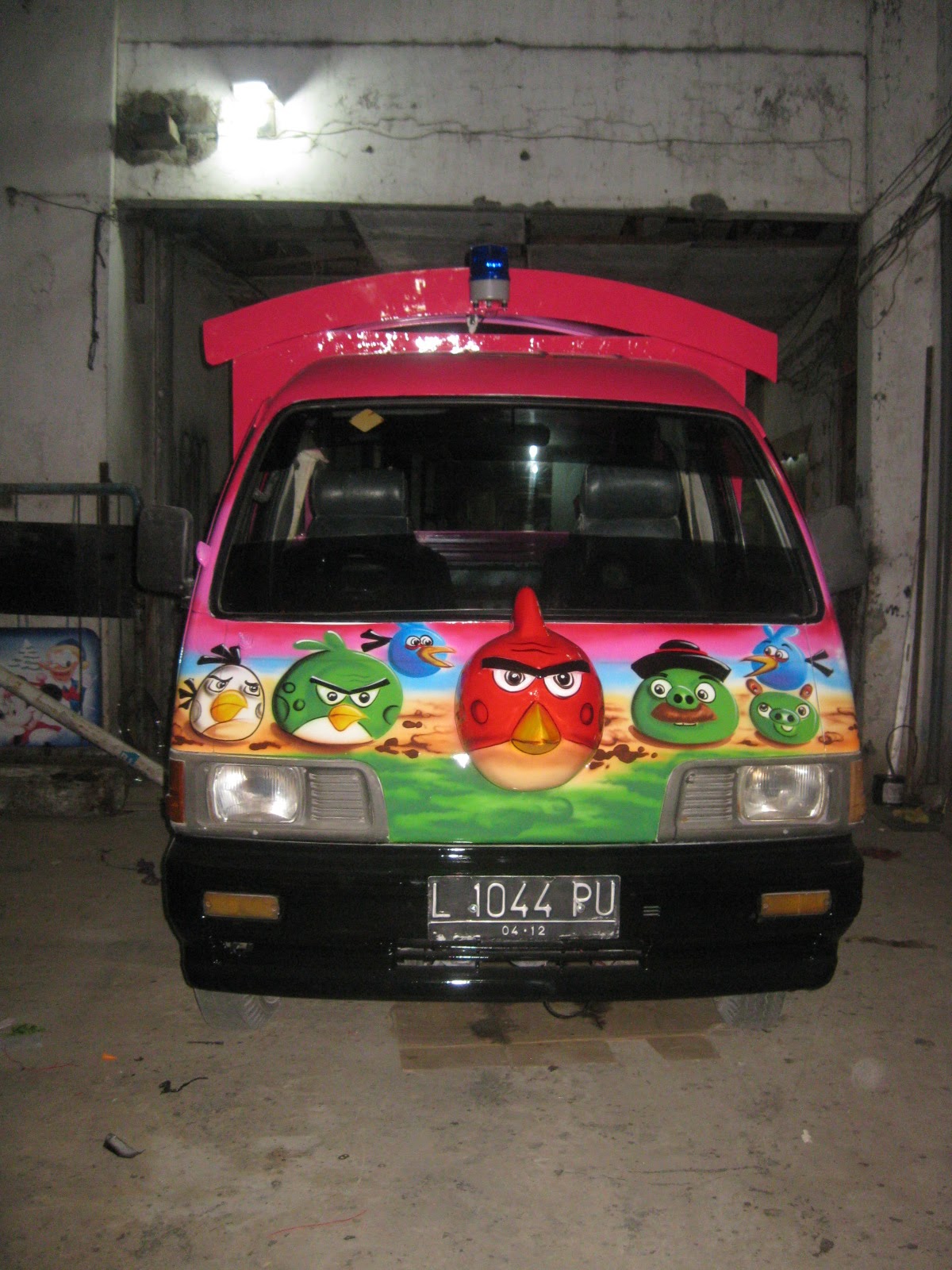 Bengkel Mainan Mobil Zebra Angrybird