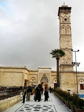 450px-Aleppo-Great-mosque-Alp