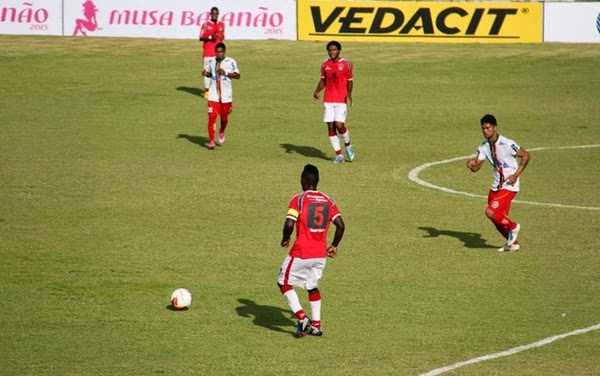 Feirense perde a segunda no baianão 2015