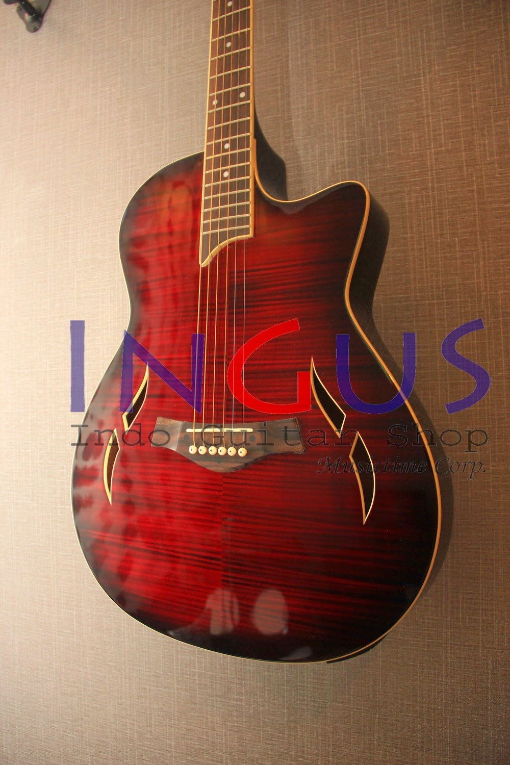 Jual Gitar: Taylor T5 Maroon Custom