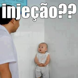 bebe oriental com medo de injeção