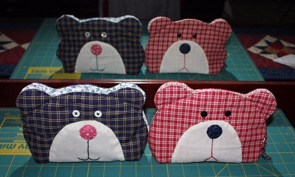 Japanese patchwork teddy bear quilt bag / zipper pouch sewing purse.