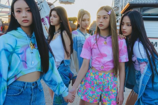 Creative director Min Hee Jin's long awaited girl group 'New Jeans' finally unveiled !