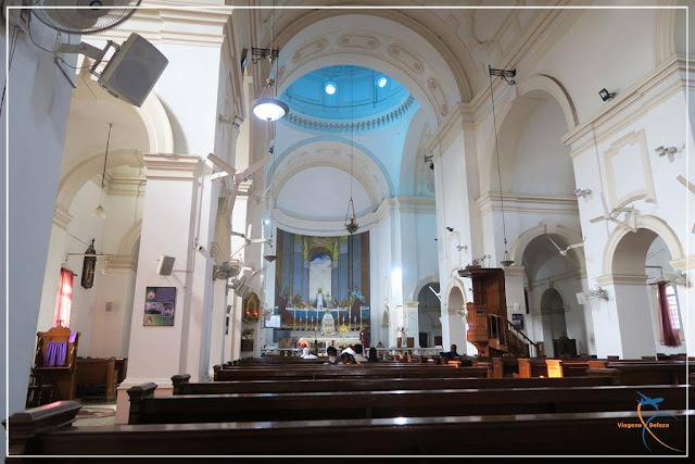 Catedral do Sagrado Coração em Delhi, na Índia