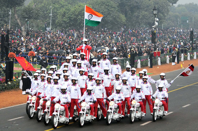 Rajpath comes alive with the dare devil stunts of motorbike riders  