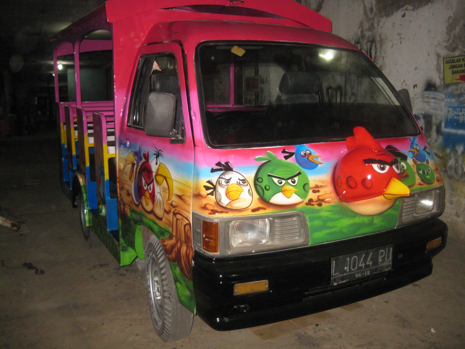 Bengkel Mainan Mobil Zebra Angrybird