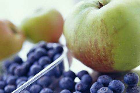 蘋果、藍莓、葡萄都有多酚類物質或花青素，對於抗氧化、抵抗糖尿病都有極好的效果