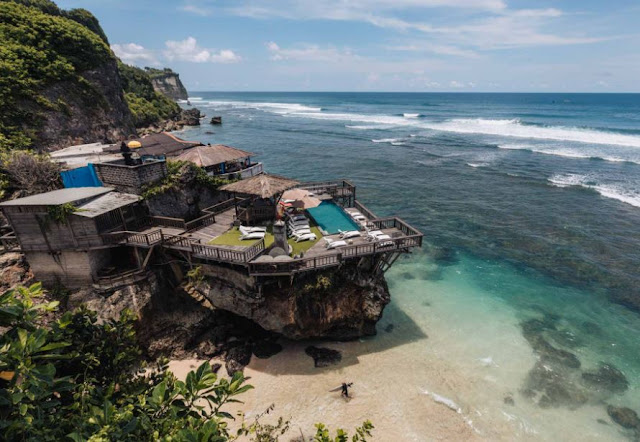 pantai suluban uluwatu