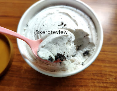 รีวิว วอลล์  ไอศกรีมคุกกี้ แอนด์ ครีม (CR) Review Ice Cream Cookies and Cream, Walls Brand.