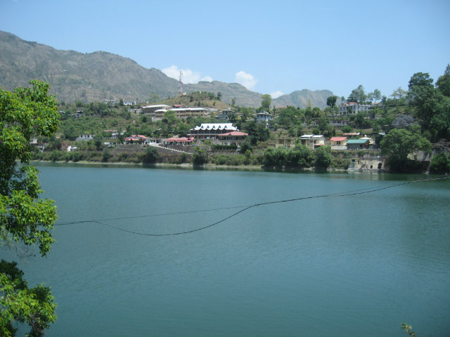 Bhimtal on the way to SaatTaal @ Uttrakhand, INDIA: Bhimtal is a town in Nainital district in the state of Uttarakhand, India situated at an altitude of 1370 meters above sea level and is about 24 kilometers from Nainital. The major attraction in Bhimtal is the Bhimtal Lake which has an island at its centre. Besides tourism, Bhimtal has also now become a mini district headquarters....: Hills, Hill Stations, Water, Lakes, Uttrakhand, India, Main Tourist Places, Tourism, : Posted by VJ on PHOTO JOURNEY @ www.travellingcamera.com : VJ, ripple, Vijay Kumar Sharma, ripple4photography, Frozen Moments, photographs, Photography, ripple (VJ), VJ, Ripple (VJ) Photography, VJ-Photography, Capture Present for Future, Freeze Present for Future, ripple (VJ) Photographs , VJ Photographs, Ripple (VJ) Photography :All These Photographs have been shot using Point and shoot while going to SaatTaal....  