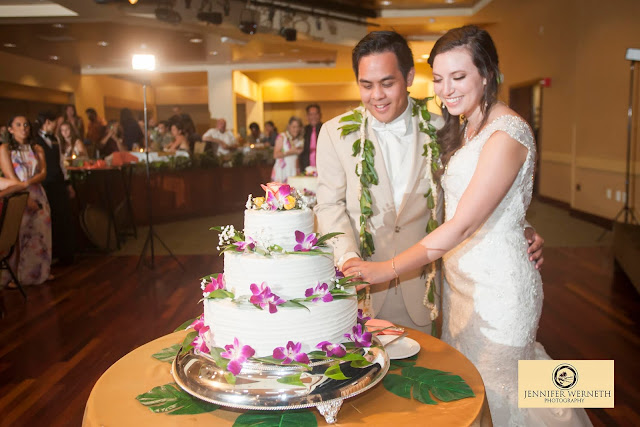 Wedding photography Hale Koa Hotel-Oahu-cake