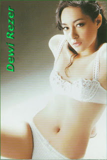 Dewi Rezer sexy body