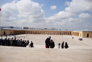 Entrada do Memorial Mustafá Kemal Atatürk, Ankara, Turquia