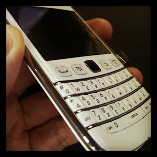 blackberry bellagio white