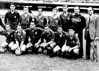 SELECCIÓN DE ESPAÑA. Temporada 1949-50. Ramallets, Gonzalvo III, Gabriel Alonso, Gonzalvo II, Puchades, Dr. Cabot (médico), Andrés Ramírez (secretario RFEF). Basora, Igoa, Zarra, Panizo, Gainza y Parra. SELECCIÓN DE ESPAÑA 1 SELECCIÓN DE INGLATERRA 0. Domingo 02/07/1950, 14:00 horas. IV Copa del Mundo Brasil 1950, fase final, 1ª fase de grupos, Grupo II, partido 3. Rio de Janeiro, Brasil, estadio de Maracaná. GOLES: 1-0: 48’, Zarra