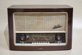  Siapa yang tidak kenal dengan yang namanya radio Mengenang Radio Kuno Yang Antik dan Gamb Mengenang Radio Kuno Yang Antik dan Gambarnya