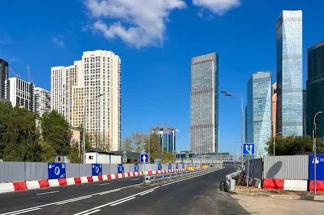 Шелепихинское шоссе, заезд на проспект Багратиона, жилой комплекс Headliner, Москва-Сити