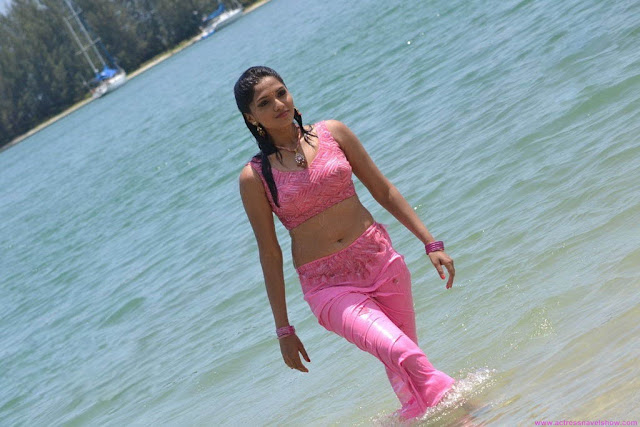 sunaina hot round navel photos