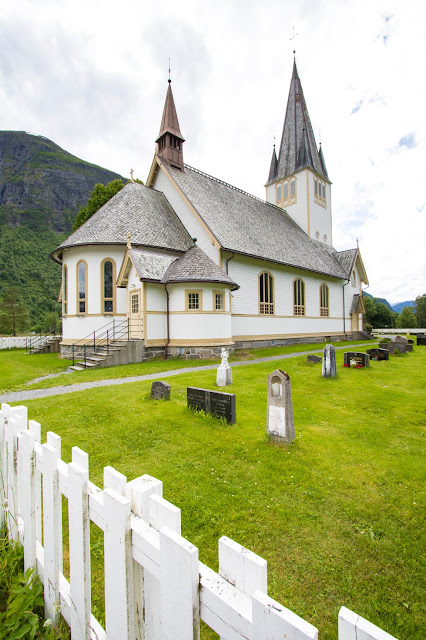 Stordal-Chiesa