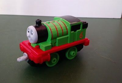 Miniatura de metal do trem verde Percy do desenho Thomas e amigos, coleção Collectible railway  R$ 15,00