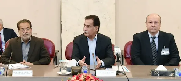 Government and PTI negotiation process: Discussion on Imran Khan's potential release as a concluding step. Political uncertainty in Pakistan amidst ongoing talks