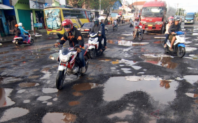 Pak Jokowi, Tolong Kami Warga Medan, Bertahun-Tahun Jalanan Kota Medan Rusak