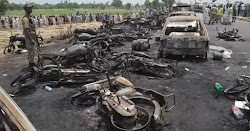  Ένα βυτιοφόρο, που μετέφερε πετρέλαιο, ανατράπηκε και εξερράγη σήμερα στο Πακιστάν με αποτέλεσμα να σκοτωθούν τουλάχιστον 123 άνθρωποι και ...