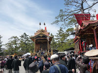 八幡宮がすんで次の処へ移動する