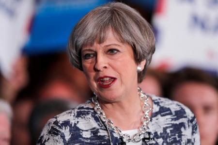 Na véspera de eleição britânica, pesquisas indicam que premiê May deve aumentar maioria
