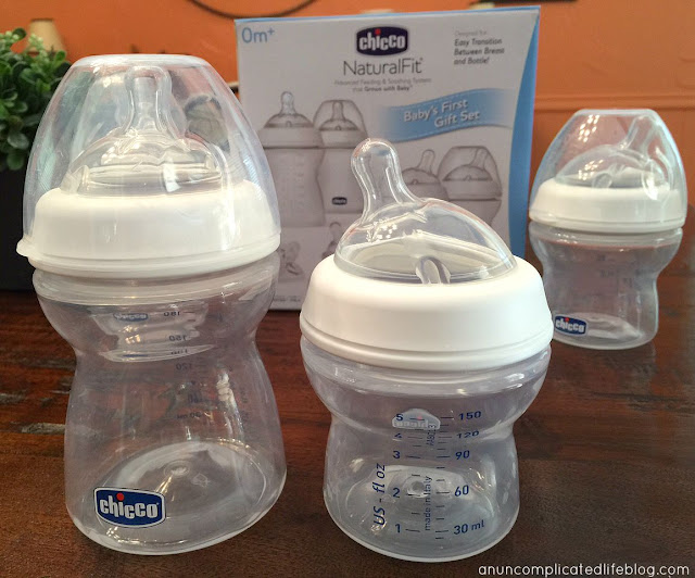 Infant slow flow nipple promotes ventilation and proper neck positioning for bottle feeding, and the wide base and soft silicone promote an easy transition between breast and bottle!