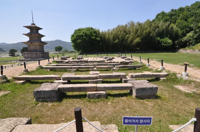 경주 감은사지 강당지
