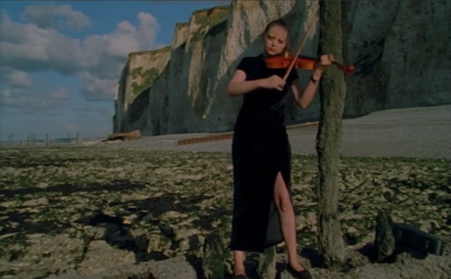 Véronique Djaouti-Travers (Veronique D. Travers) in Dracula's Fiancee (La fiancée de Dracula), a 2002 movie by Jean Rollin