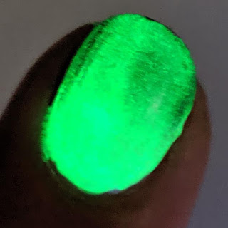 green glow in the dark nail polish