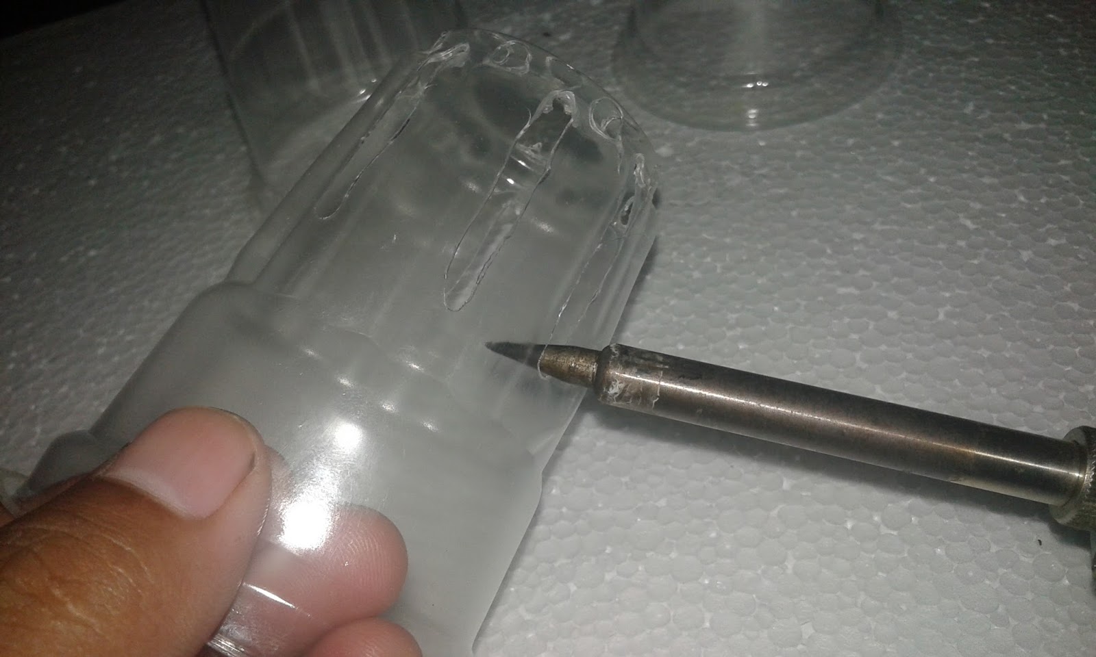  Cara  Membuat  Netpot Hidroponik  dari  Gelas  Plastik  Bekas 