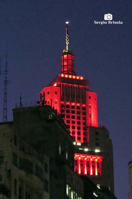 Vista do topo do Edifício Altino Arantes iluminado (Banespão) - Centro - São Paulo