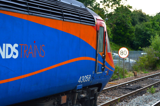 close up photo of hst power car class 43058