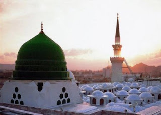 agungnya masjid nabawi berkubah hijau